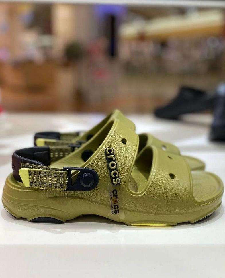 Чоловічі сандалії Crocs Classic Sandal All-Terrain Aloe — фото 2