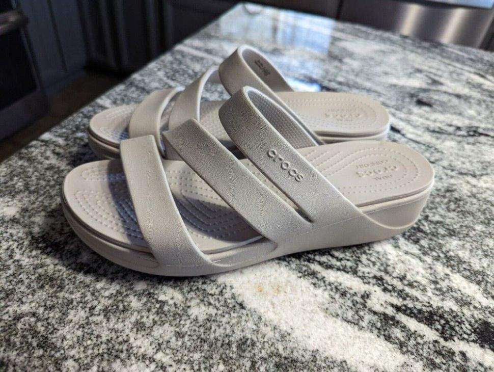 Жіночі шльопанці Crocs Monterey Wedge Ladies Sandals Light Grey — фото 7