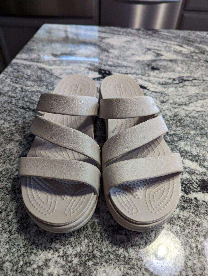 Жіночі шльопанці Crocs Monterey Wedge Ladies Sandals Light Grey — фото 8