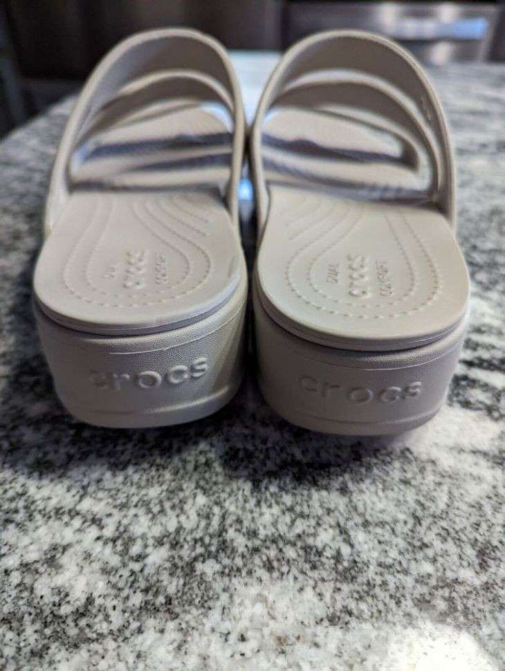 Жіночі шльопанці Crocs Monterey Wedge Ladies Sandals Light Grey — фото 10