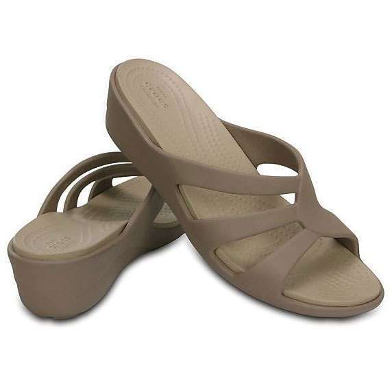 Жіночі шльопанці Crocs Women's Sanrah Strappy Wedge Sandal Mushroom/Cobblestone — фото 1