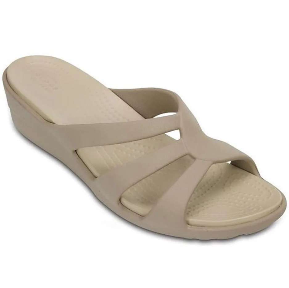 Жіночі шльопанці Crocs Women's Sanrah Strappy Wedge Sandal Mushroom/Cobblestone — фото 3
