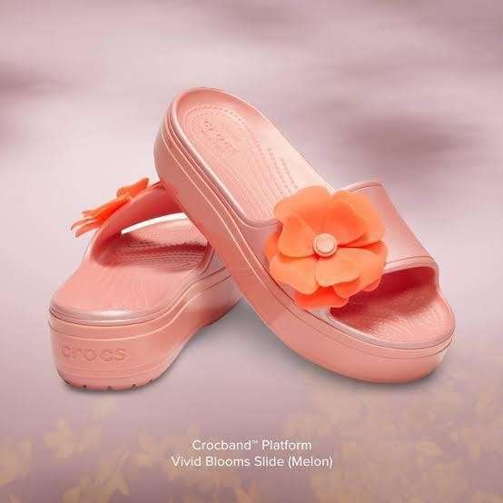 Жіночі шльопанці Crocs Crocband Platform Slide Viva Blooms — фото 12