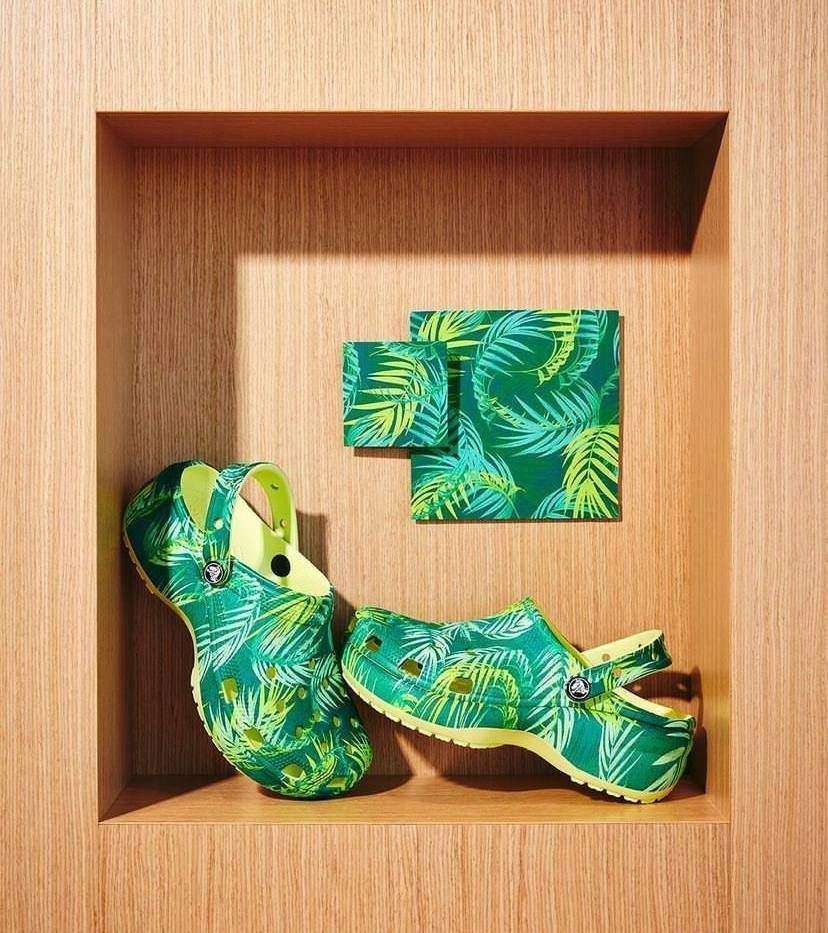 Жіночі Crocs Classic Clog Platform Tropical Multi — фото 2