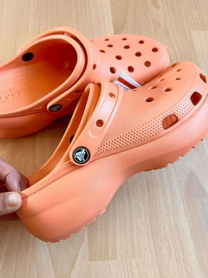 Жіночі Crocs Classic Clog Platform Papaya — фото 6