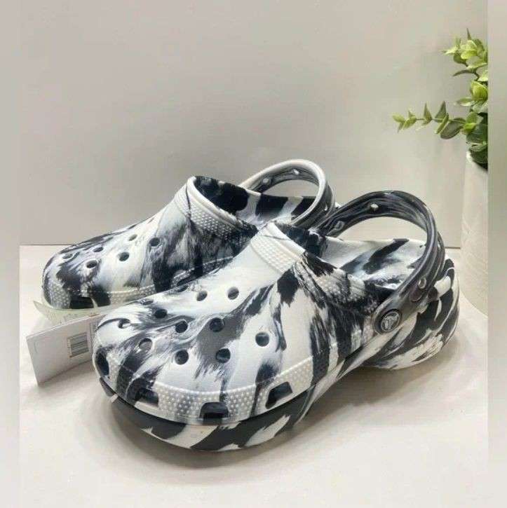 Жіночі Crocs Classic Clog marbled Black/White — фото 8