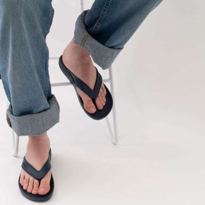 Чоловічі в'єтнамки Crocs Classic II Flip Flops Navy — фото 8