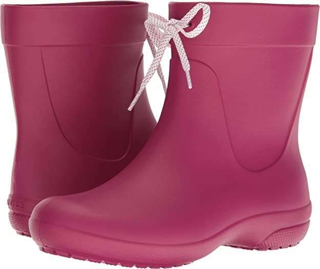 Жіночі гумові чоботи Crocs Freesail Shorty Rain Boot Pink Berry — фото 1