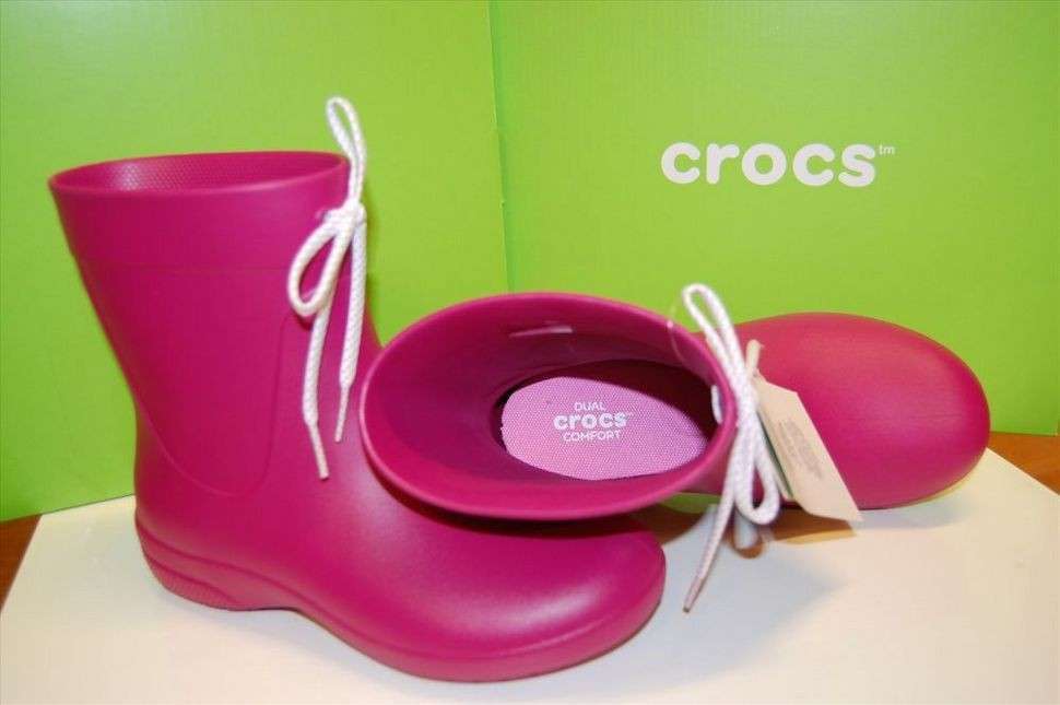 Жіночі гумові чоботи Crocs Freesail Shorty Rain Boot Pink Berry — фото 10