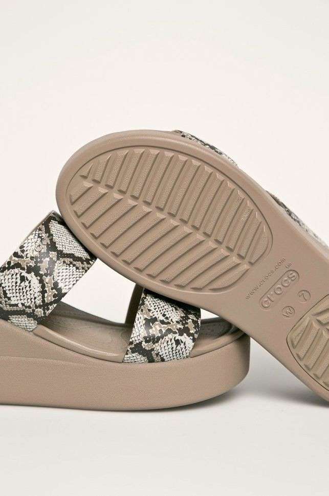 Жіночі шльопанці Crocs Reptilian Print Brooklyn Mid Wedge Sandals Multi — фото 4