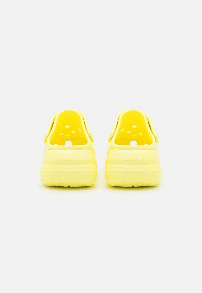 Жіночі Crocs Classic Crush Sulphur — фото 10