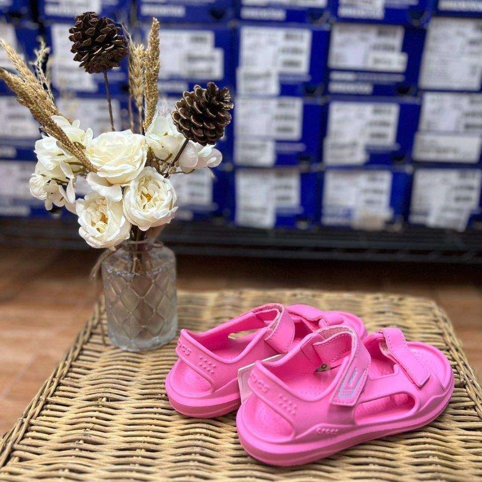 Дитячі сандалії для дівчинки Crocs Swiftwater Expedition Sandal Pink Lemonade — фото 9