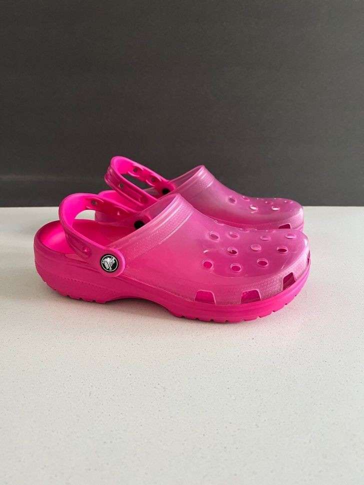 Жіночі Crocs Classic Translucent Clog Candy Pink — фото 2