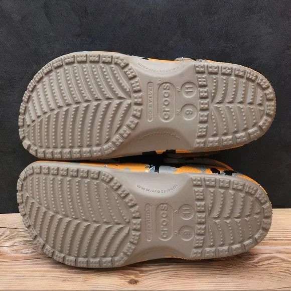 Чоловічі Crocs Classic Printed Ciog Orange Zing/Multi — фото 4