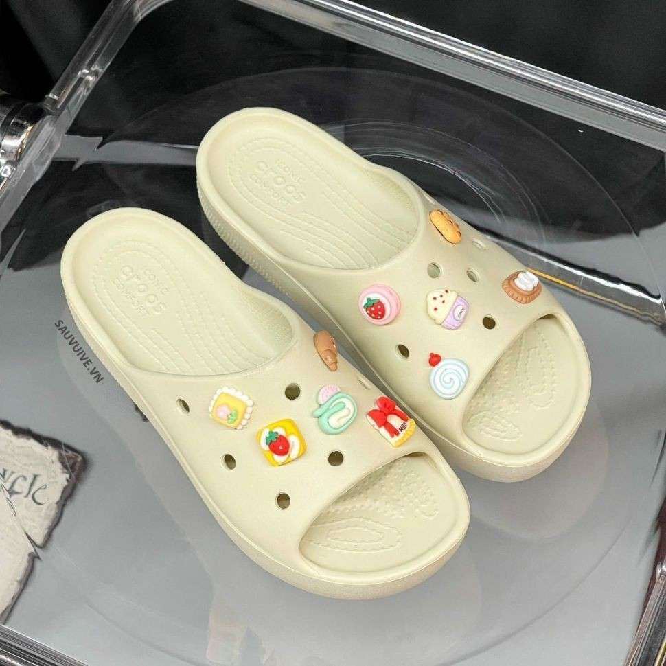 Жіночі шльопанці Crocs Classic Platform Slide Bone — фото 10