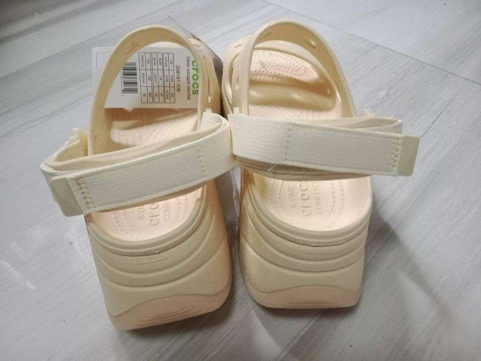 Жіночі сандалі Crocs Hiker Xscape Sandal Vanilla — фото 9