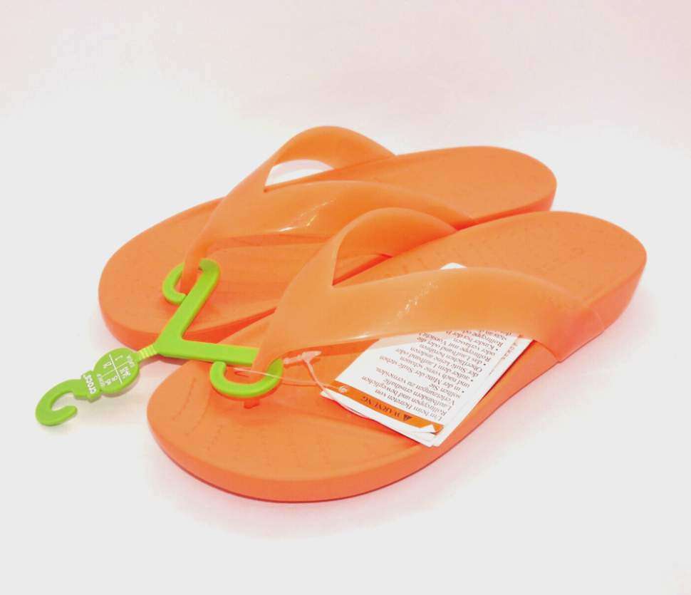 Жіночі в'єтнамки Crocs Glossy Splash Flip Persimmon — фото 15