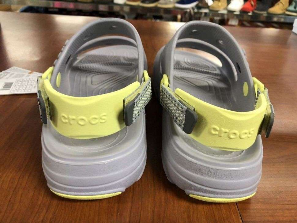 Чоловічі сандалії Crocs Classic All-Terrain Sandal Light Grey — фото 4