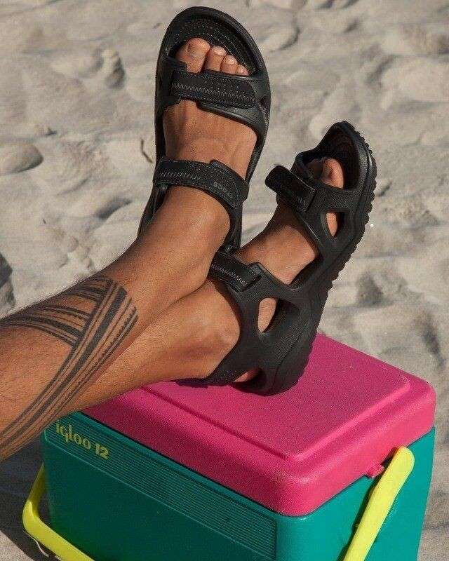 Чоловічі сандалії Crocs Swiftwater River Sandals Black/Black — фото 3