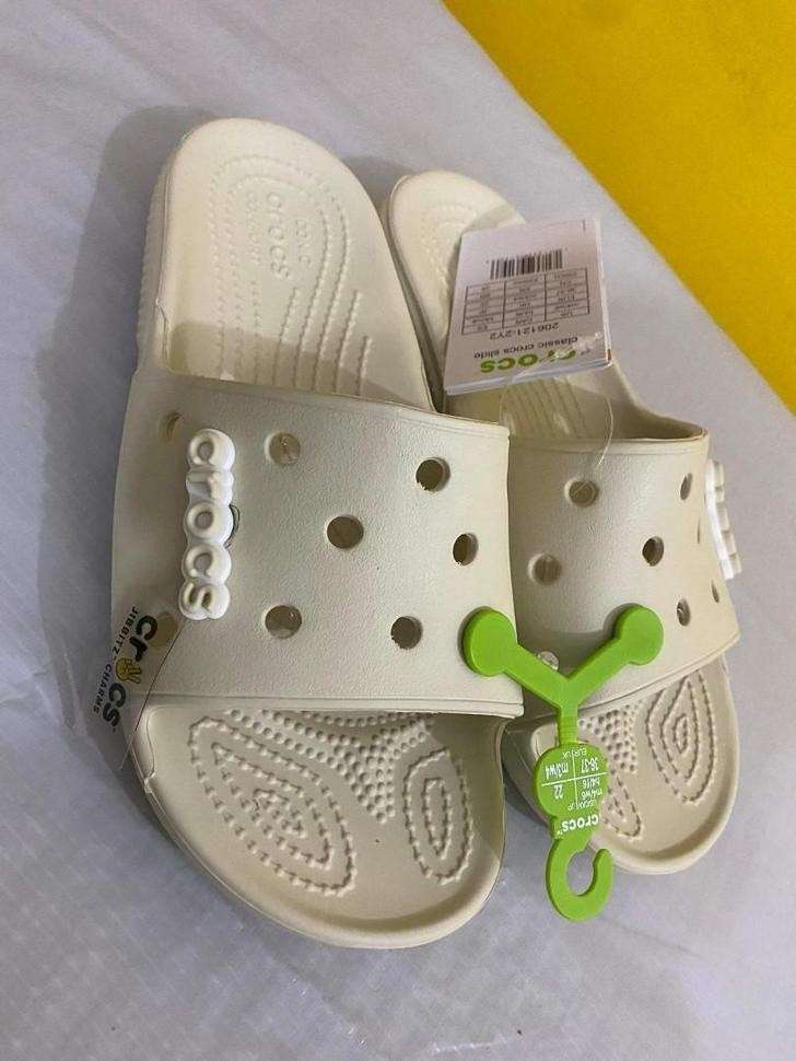 Шльопанці Crocs Classic Slide Bone — фото 7