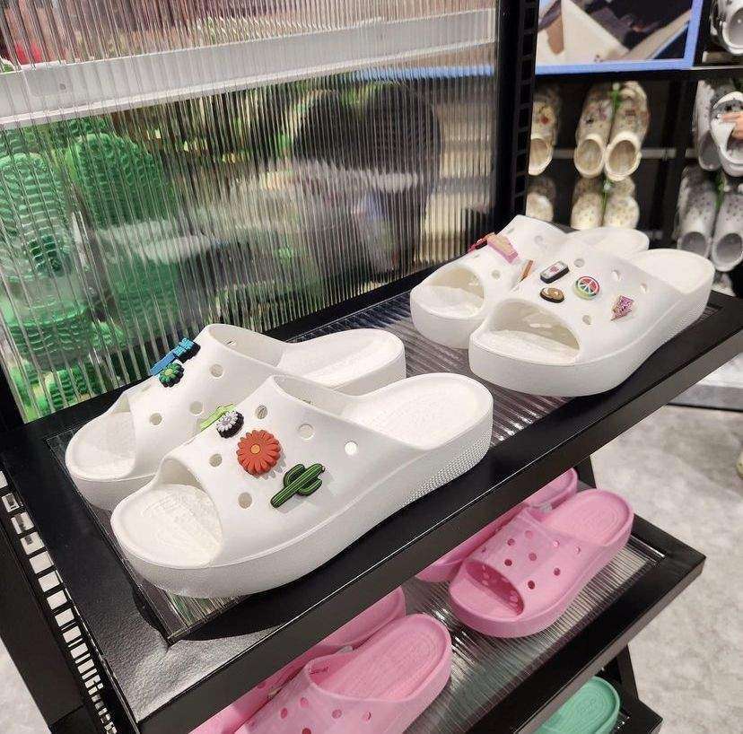 Жіночі шльопанці Crocs Classic Platform Slide White — фото 7