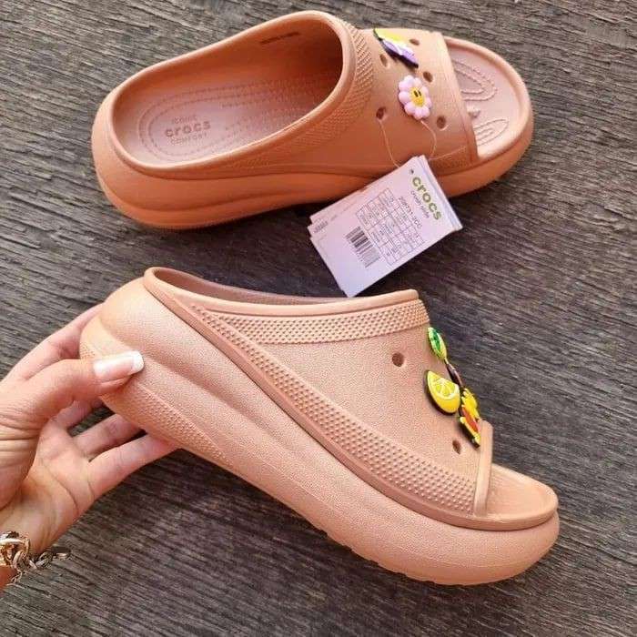 Crocs Беж шльопанці Classic Crush Platform Slide Cork — фото 7