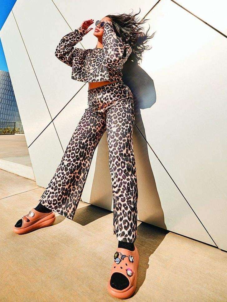 Crocs Беж шльопанці Classic Crush Platform Slide Cork — фото 8
