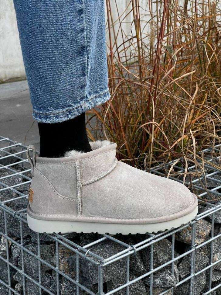Жіночі UGG Ультра Міні Світло Сірі Замшеві Classic Ultra Mini Light Grey Suede — фото 12