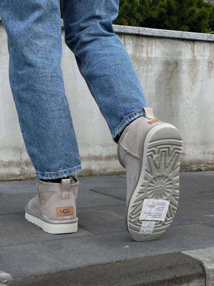 Жіночі UGG Ультра Міні Світло Сірі Замшеві Classic Ultra Mini Light Grey Suede — фото 14
