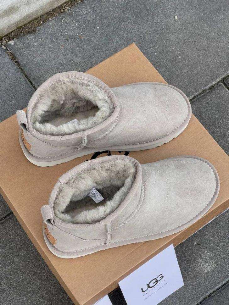 Жіночі UGG Ультра Міні Світло Сірі Замшеві Classic Ultra Mini Light Grey Suede — фото 15