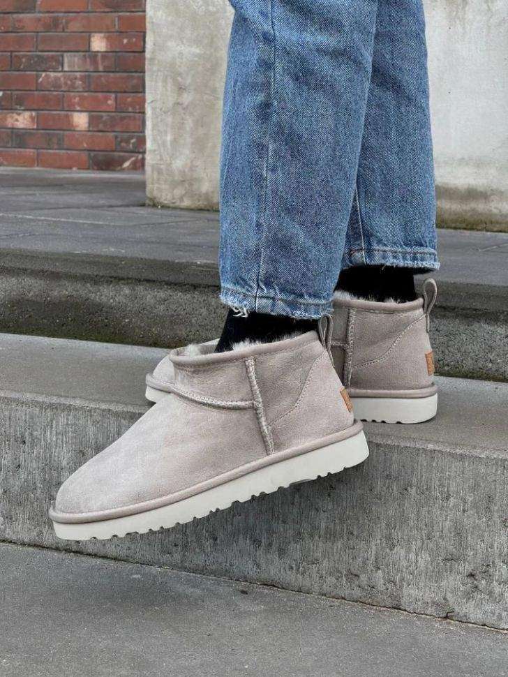 Жіночі UGG Ультра Міні Світло Сірі Замшеві Classic Ultra Mini Light Grey Suede — фото 8
