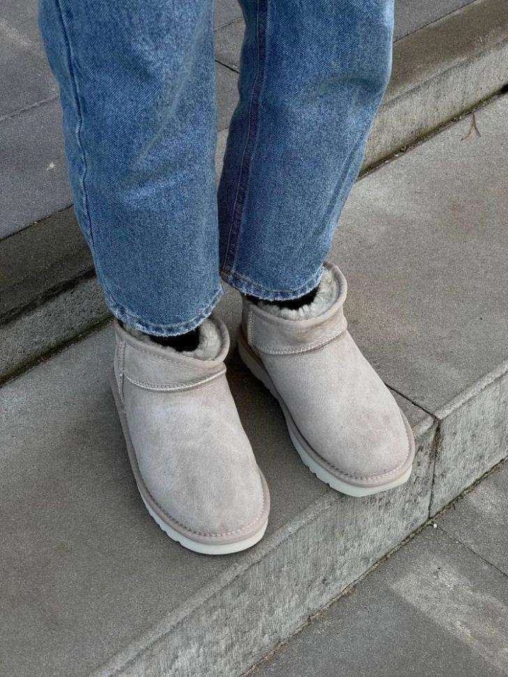Жіночі UGG Ультра Міні Світло Сірі Замшеві Classic Ultra Mini Light Grey Suede — фото 9