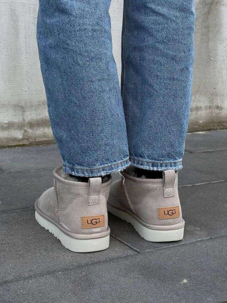 Жіночі UGG Ультра Міні Світло Сірі Замшеві Classic Ultra Mini Light Grey Suede — фото 10