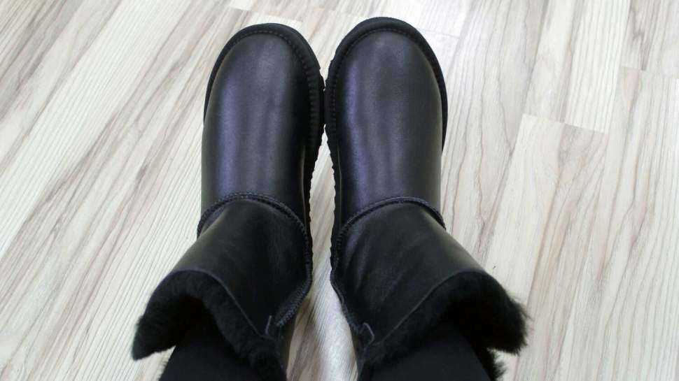 Жіночі UGG Середні Чорні Шкіряні з Пуговкою Australia BAILEY BUTTON Black Leather — фото 6