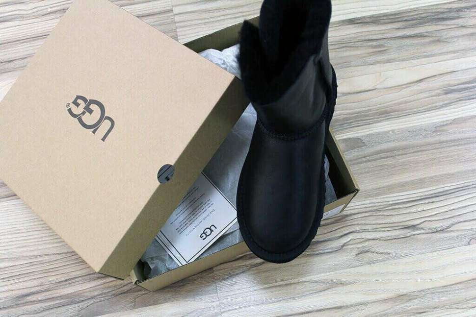 Жіночі UGG Середні Чорні Шкіряні з Пуговкою Australia BAILEY BUTTON Black Leather — фото 8