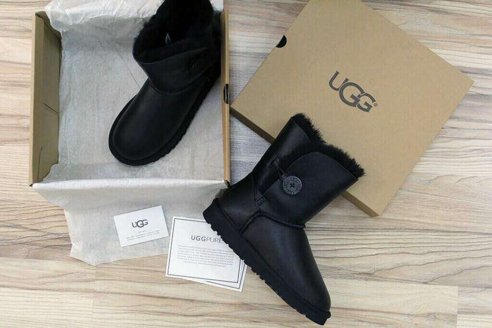 Жіночі UGG Середні Чорні Шкіряні з Пуговкою Australia BAILEY BUTTON Black Leather — фото 9