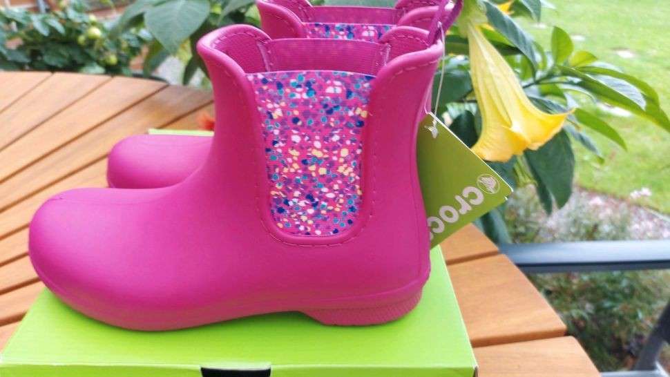 Жіночі гумові чоботи Crocs Women’s Freesail Chelsea Boot Berry\Dots — фото 14