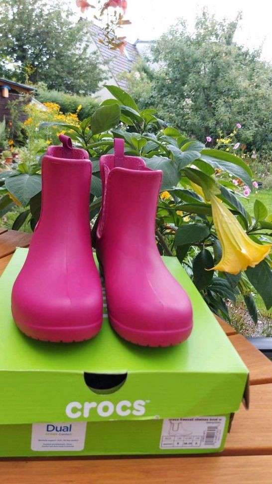 Жіночі гумові чоботи Crocs Women’s Freesail Chelsea Boot Berry\Dots — фото 15