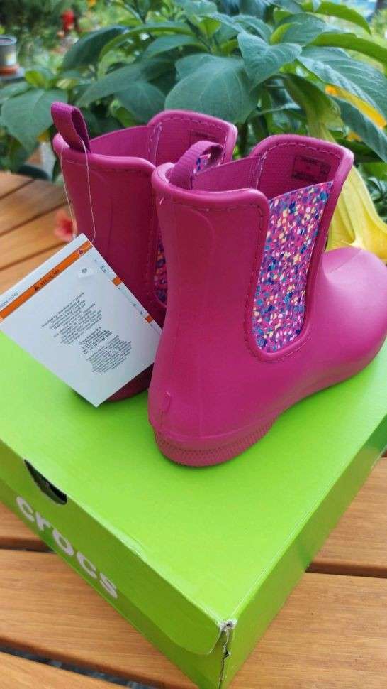 Жіночі гумові чоботи Crocs Women’s Freesail Chelsea Boot Berry\Dots — фото 10