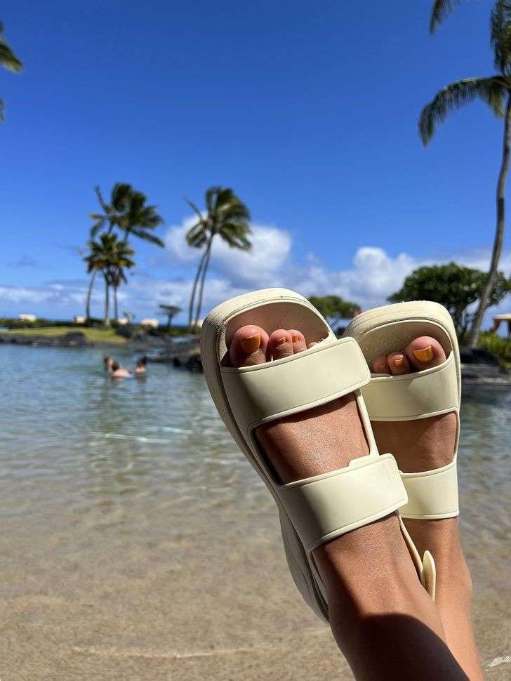 Жіночі сандалі Crocs Skyline Sandal Platform Bone — фото 9