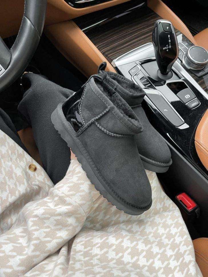 Жіночі UGG Ультра Міні Замш Чорні з Лак П'яткою Ultra Mini Black Suede — фото 12