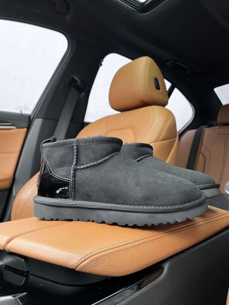Жіночі UGG Ультра Міні Замш Чорні з Лак П'яткою Ultra Mini Black Suede — фото 9