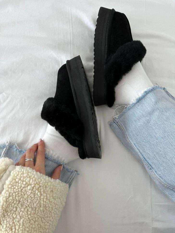 Жіночі UGG Шьопанці Платформа Чорні Замша Disquette Black Platform Slippers — фото 15