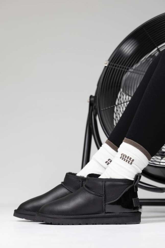 Жіночі UGG Ультра Міні Шкіра Чорні з Лак П'яткою Ultra Mini Black Leather — фото 6