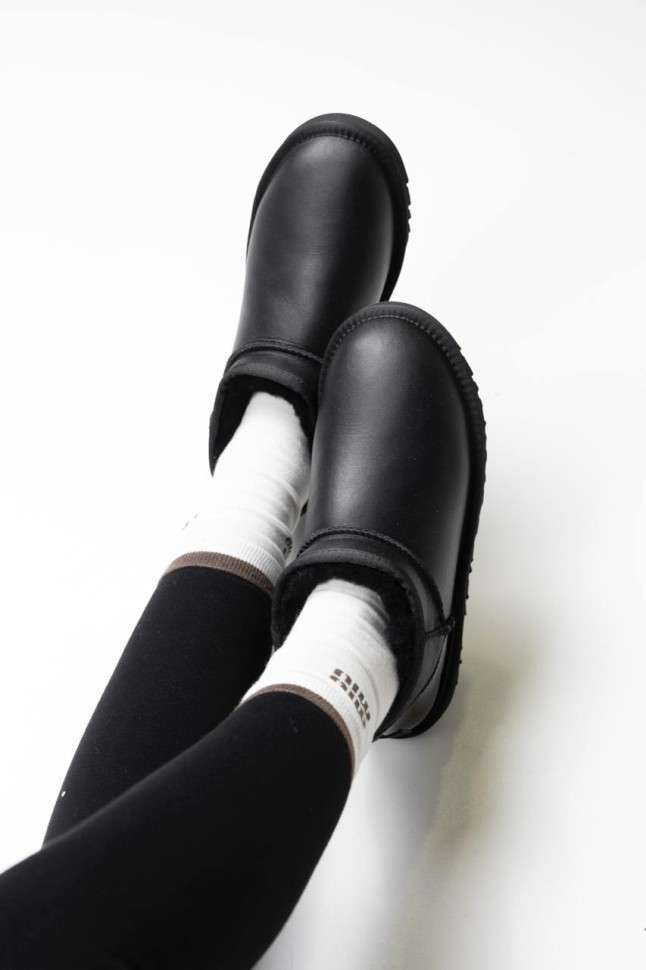 Жіночі UGG Ультра Міні Шкіра Чорні з Лак П'яткою Ultra Mini Black Leather — фото 8