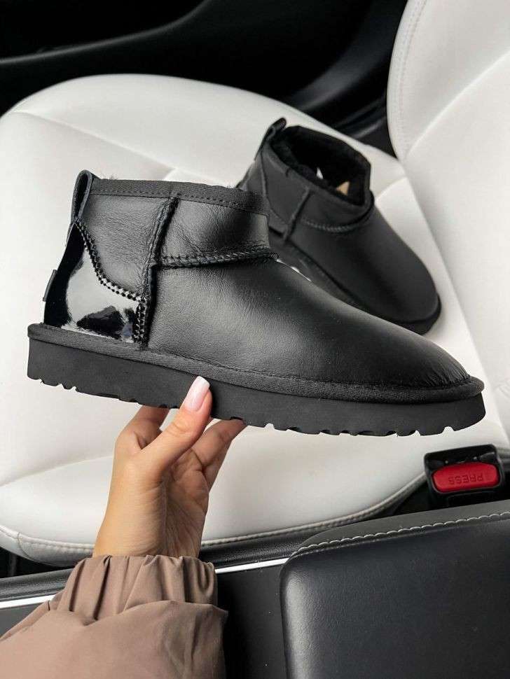 Жіночі UGG Ультра Міні Шкіра Чорні з Лак П'яткою Ultra Mini Black Leather — фото 9