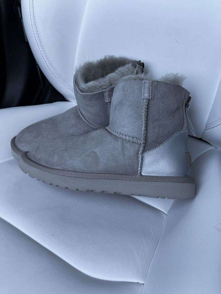 Жіночі UGG Міні замша Сірі з Змійкою ZIP MINI LIGHT GREY CHROMIUM — фото 12