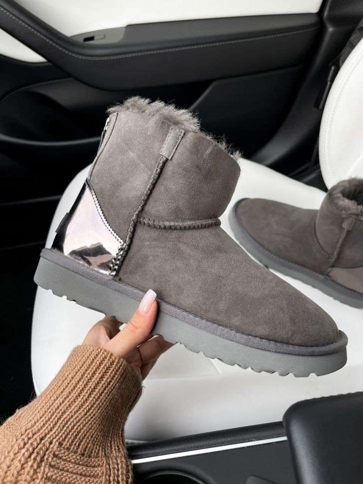 Жіночі UGG Сірі з Лак Пяткою Short ZIP Grey Lacquer Suede