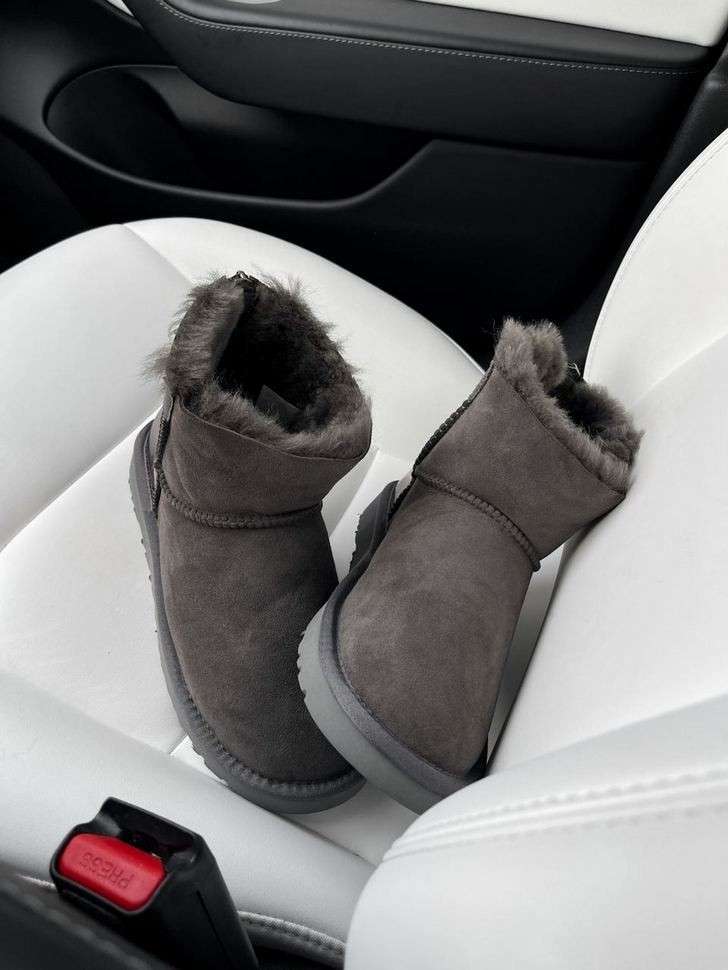 Жіночі UGG Сірі з Лак Пяткою Short ZIP Grey Lacquer Suede — фото 4