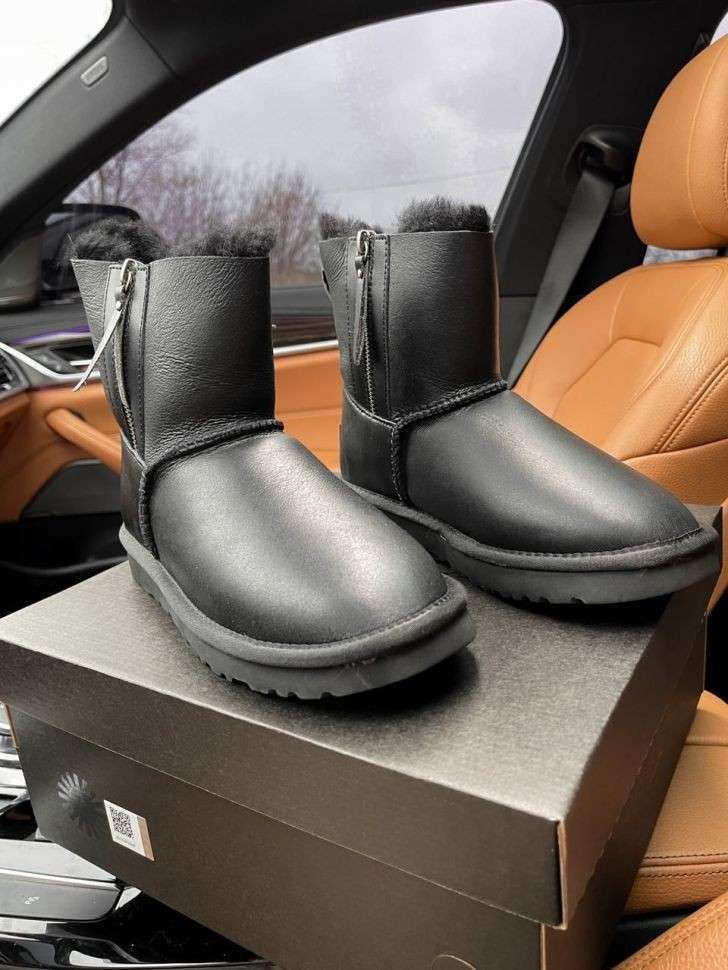 Жіночі UGG Міні Шкіра з Змійкою Mini Short ZIP Black Leather — фото 4